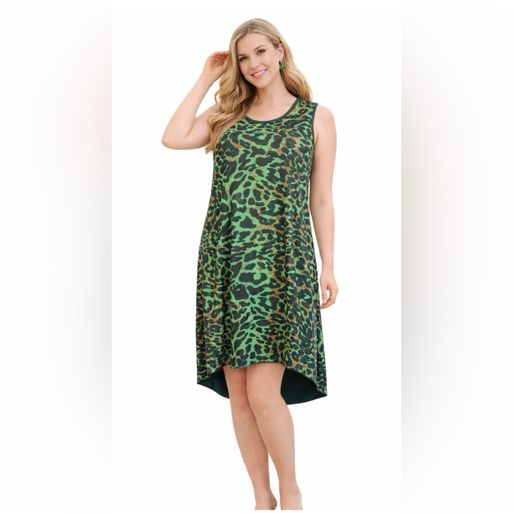 Chico’s Sleeveless HiLo Shift Dress Size Large Green Animal Print Size Large